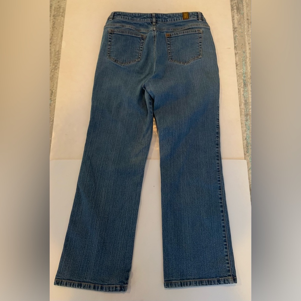 Wrangler Aura Woman’s Medium Washed Lightly Distressed Jeans 12 Regular Short - Picture 11 of 15